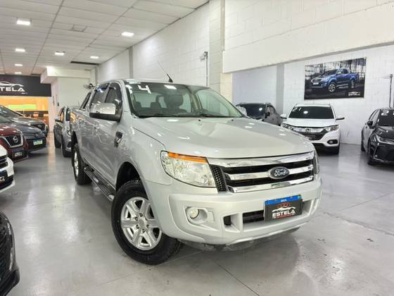 FORD RANGER 3.2 XLT 4X4 CD 20V DIESEL 4P AUTOMÁTICO FORD RANGER 3.2 XLT 4X4 CD 20V DIESEL 4P AUTOMÁTICO